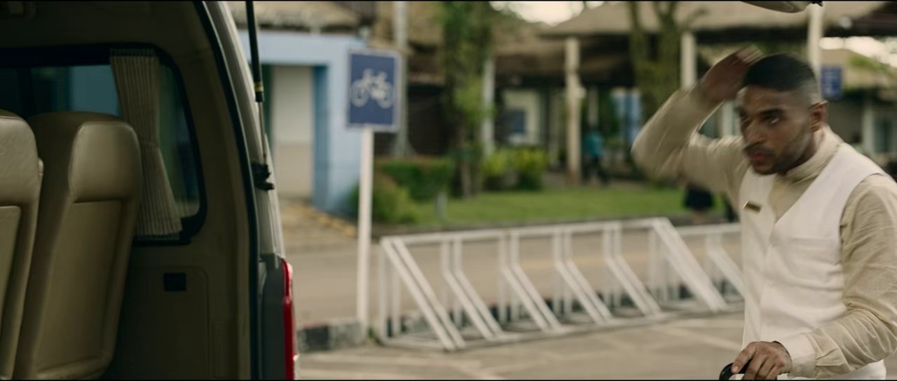 Mayhem! (2023) AMZN WEB-DL Hindi + English 720p HEVC DDP 2.0 ESub.mkv.0002